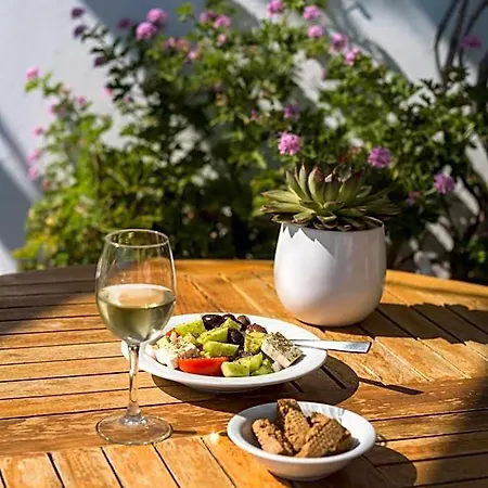 Rhenia Mykonos & Hotel 4*